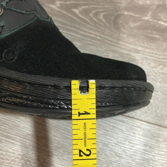 BORN Pattina Black Suede Clogs Leather Leaf Detail 7 - Picture 16 of 16